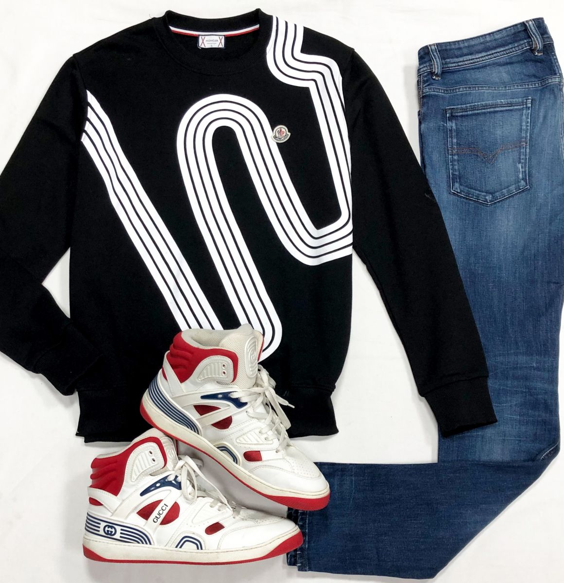 #mechtamen Толстовка Moncler размер L цена 7 828 руб
Джинсы Diesel размер 32 цена 4 697 руб
Кроссовки Gucci размер 44 цена 31 310 руб