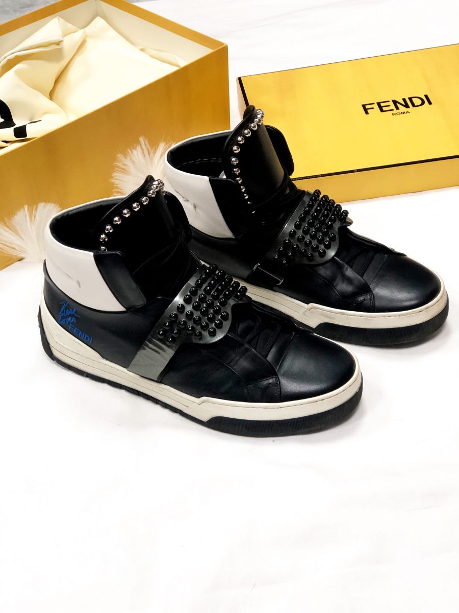 #MECHTAMENКроссовки FENDI размер 9 цена 15 385 руб