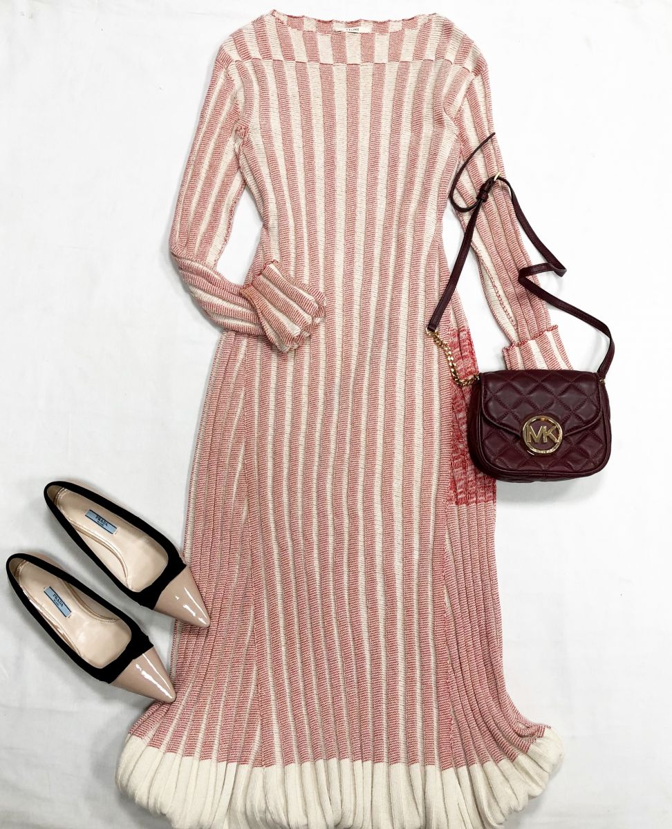 Платье Celine размер M цена 23 483 руб
Балетки Prada размер 38.5 цена 15 655 руб
Сумка Michael Kors