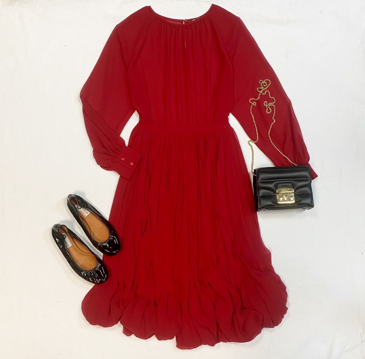 Платье Max Mara размер 42 цена 23 078 руб
Балетки Lanvin размер 37 цена 7 693 руб
Сумка Furla