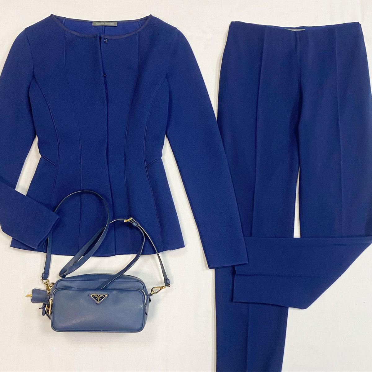 Костюм Alberta Ferretti размер 42 цена 10 770 рубСумка Prada