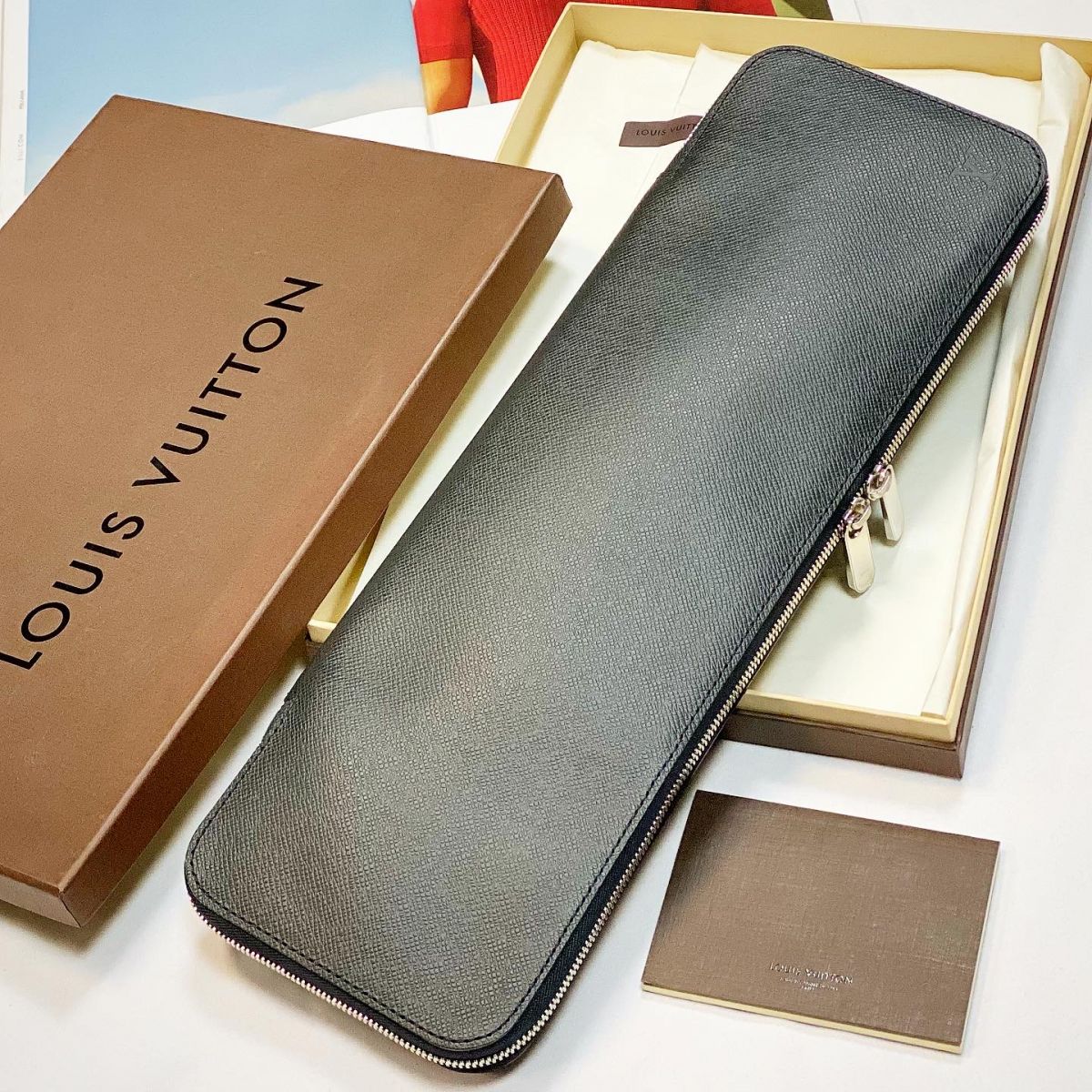 Чехол для галстуков LOUIS VUITTON  размер 42/15 цена 15 385 руб 