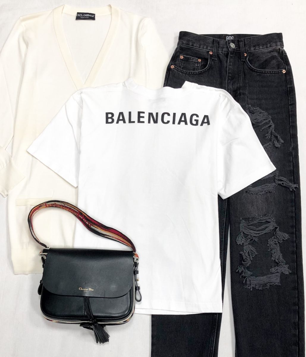 Кардиган Dolce Gabbana размер 42 цена 9 393 руб
Футболка Balenciaga размер S цена 9 393 руб
Джинсы BDG размер 24 цена 7 828 руб
Сумка Christian Dior
