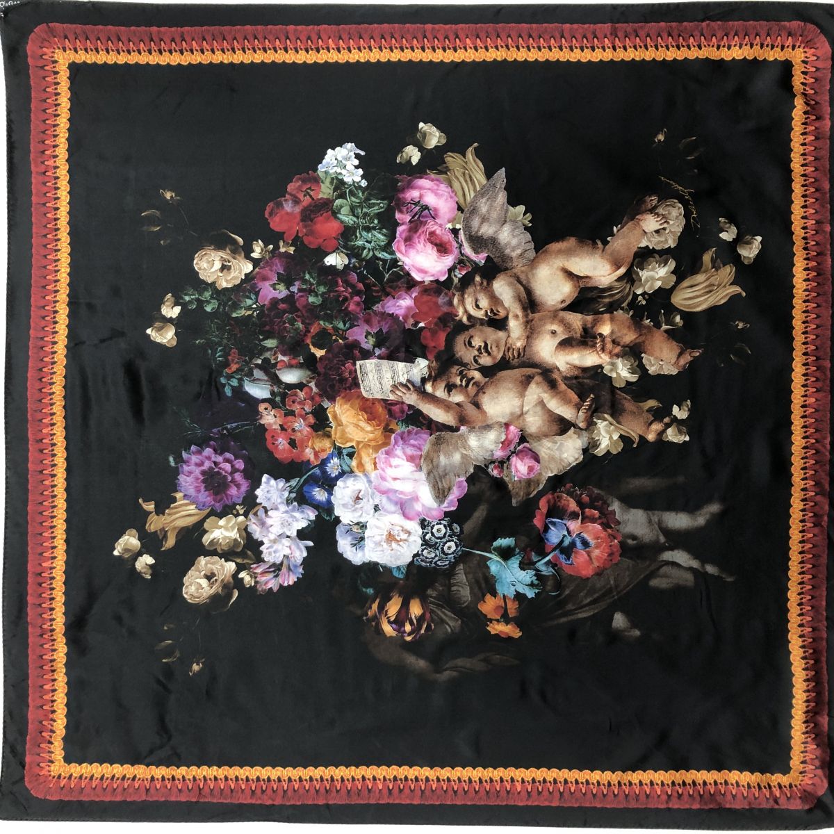 Платок Dolce Gabbana размер 90/90 цена 7 828 руб 