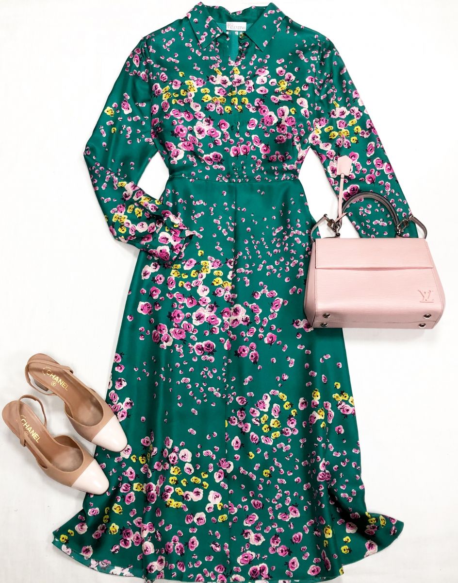 Платье Red Valentino размер 44 цена 31 310
 руб
Туфли Chanel размер 39.5 цена 93 930 руб
Сумка Louis Vuitton