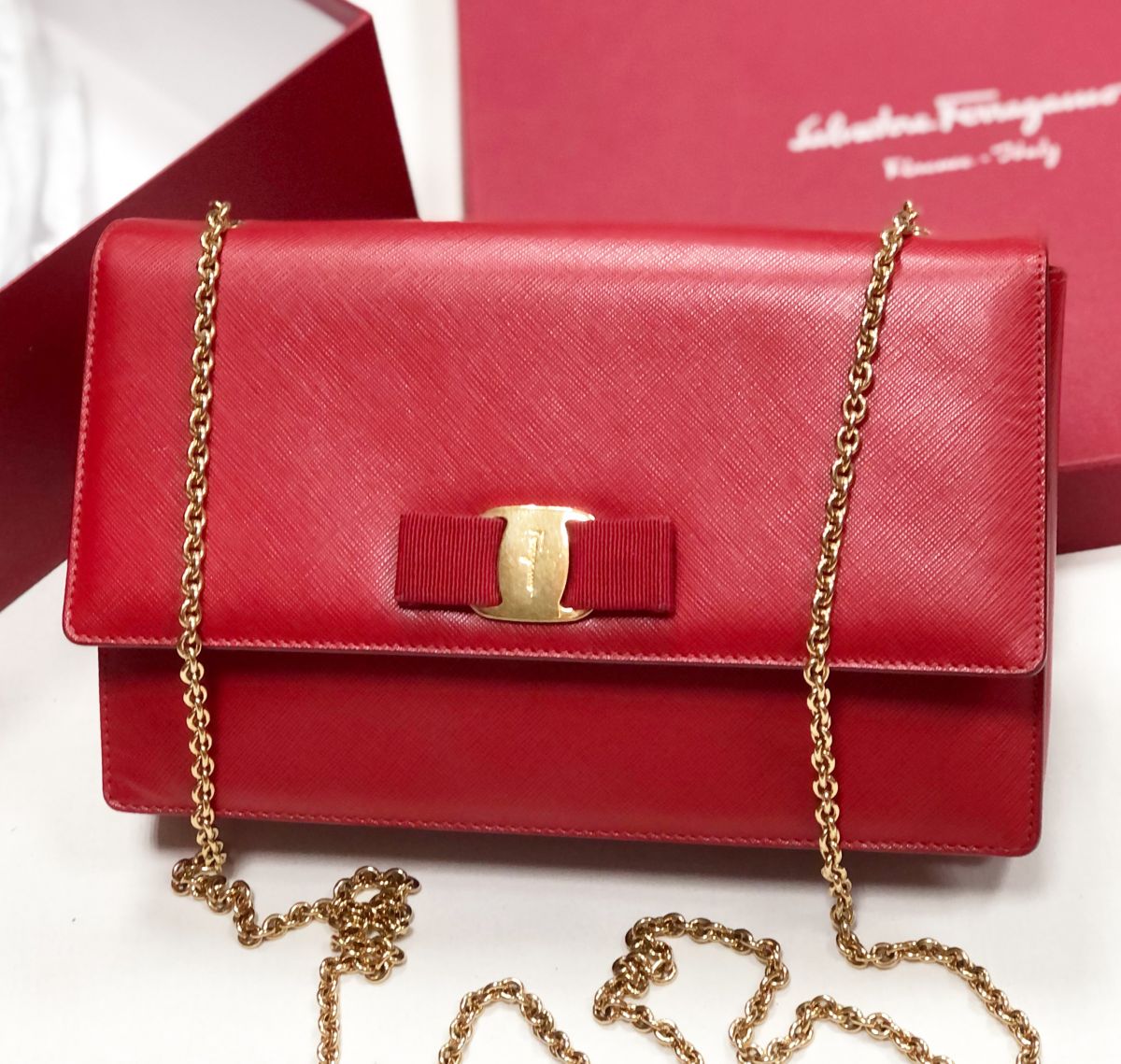 Сумка Salvatore Ferragamo размер 25/15 цена 23 483 руб 