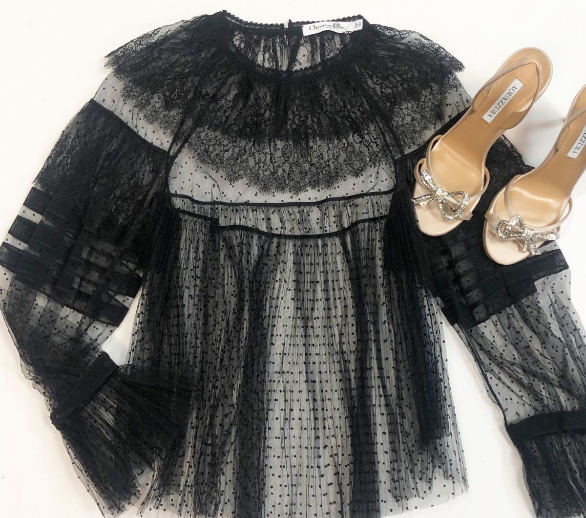 Блузка/ажур / Dior размер 38 цена 23 078 рубБосоножки Aquazzura размер 39.5 цена 23 078 руб