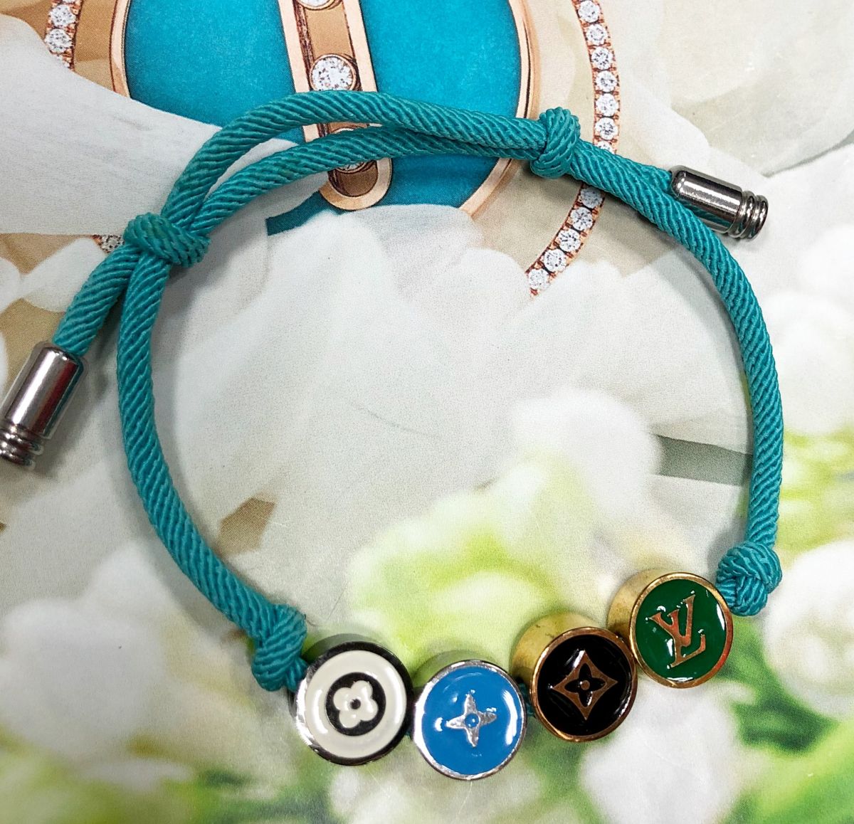 Браслет Louis Vuitton цена 4 697 руб 