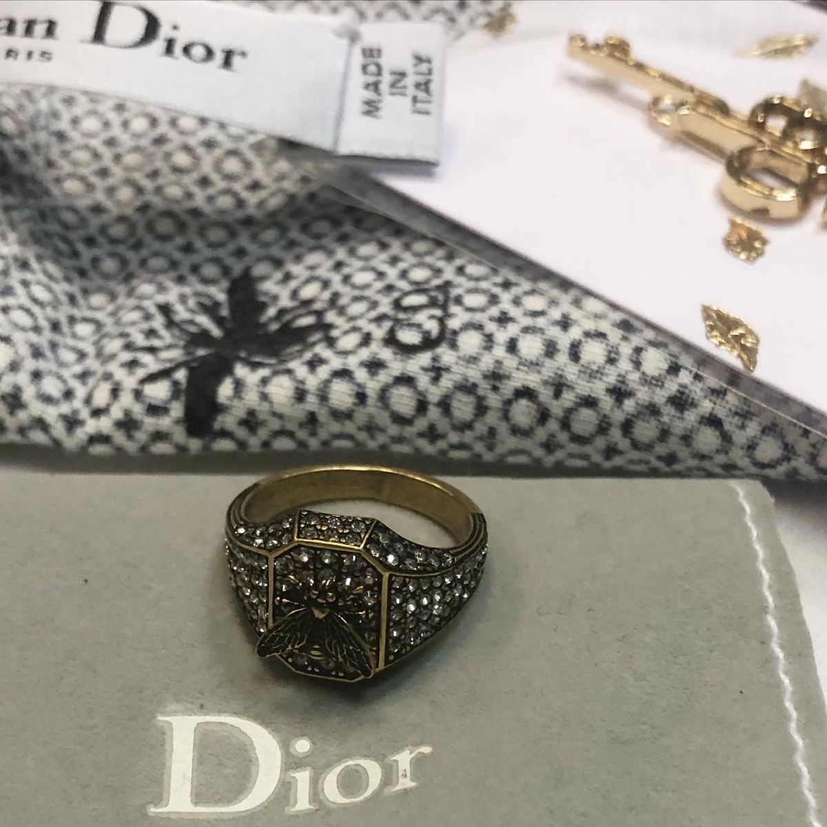 Кольцо Christian Dior цена 9 231 руб 