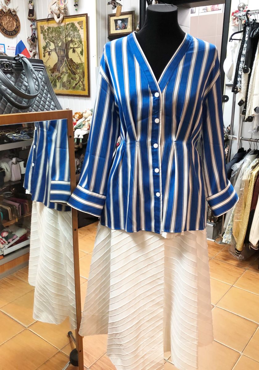 Юбка Emilio Pucci размер 38 цена 10 959 руб
Блузка Sandro размер 3 цена 6 262 руб