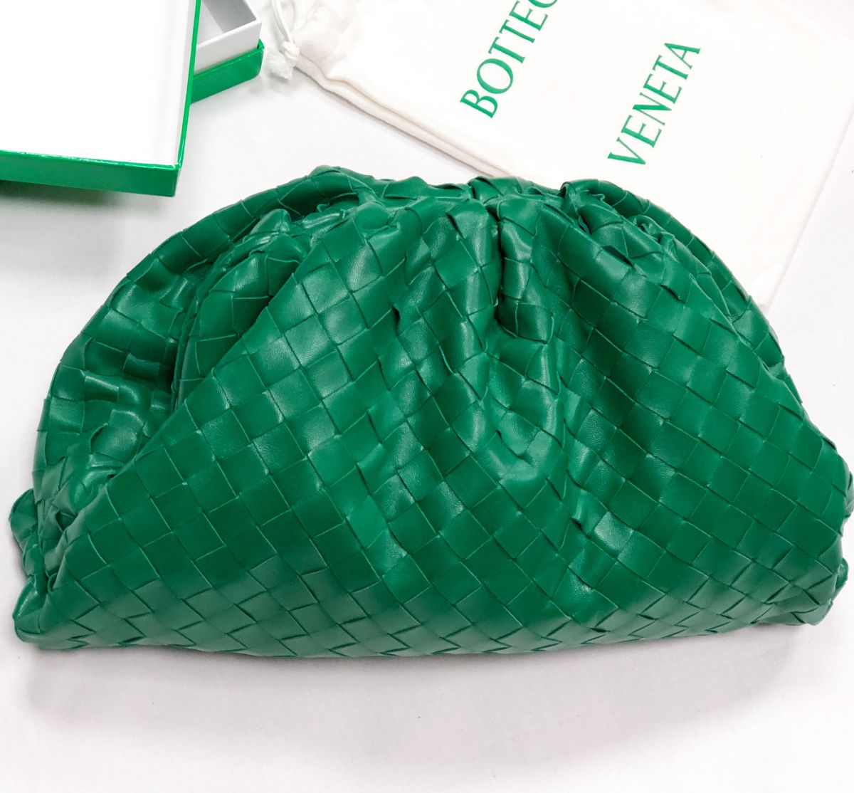 Клатч Bottega Veneta размер 35/20 цена 62 620 руб
