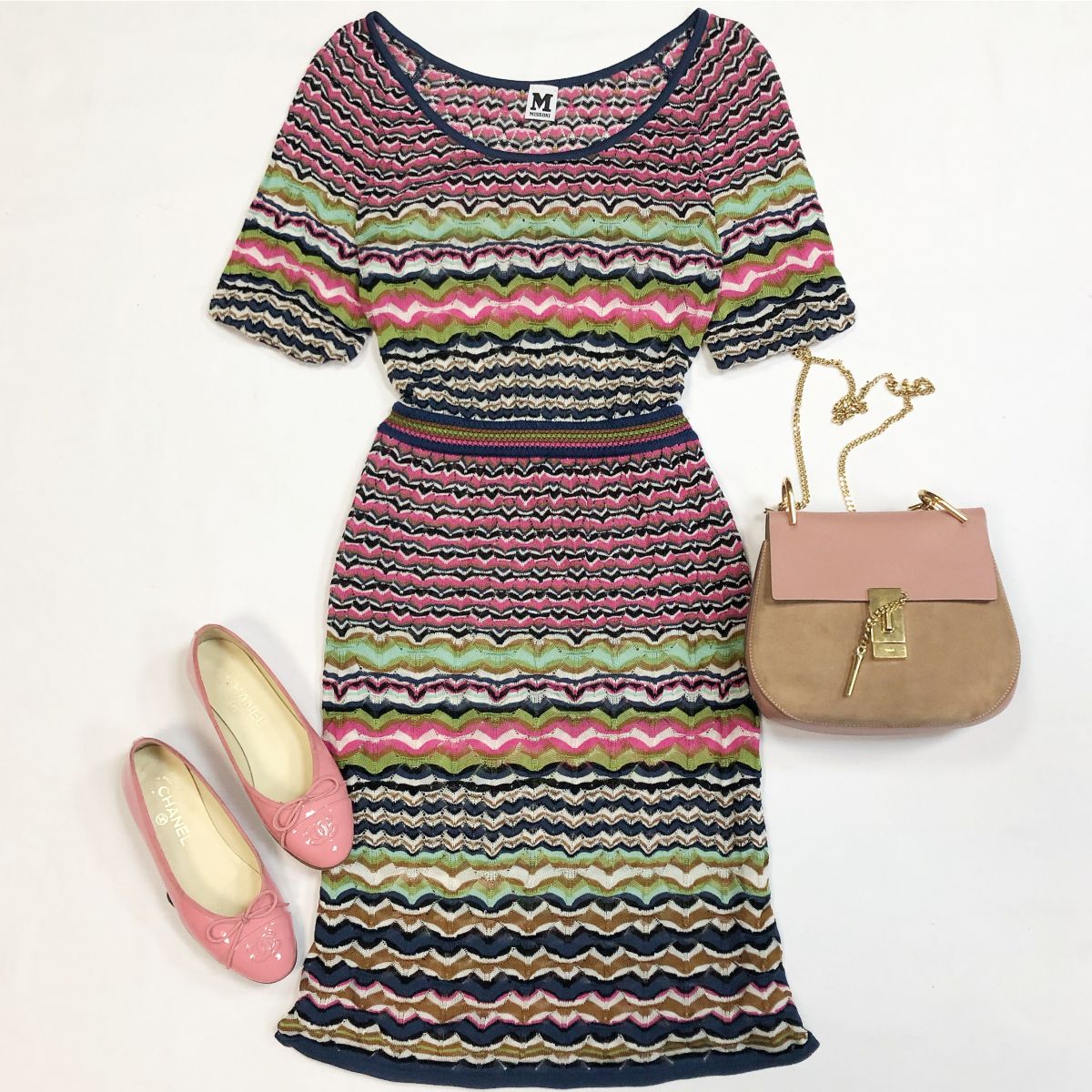Платье Missoni размер 44 цена 15 385 рубБалетки Chanel размер 36 цена 12 308 рубСумка Chloe