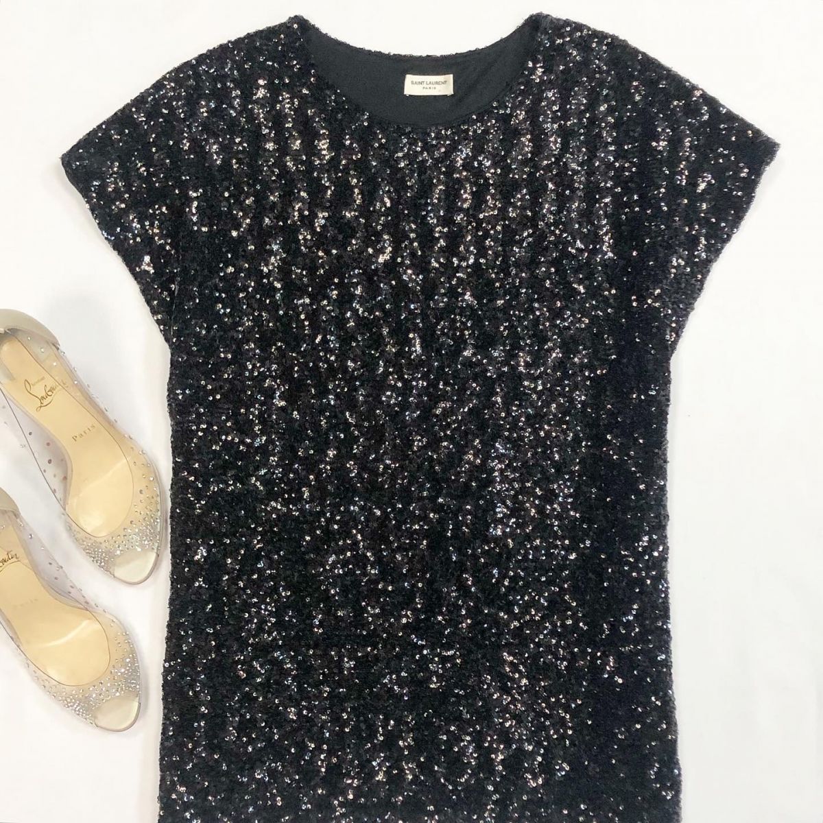 Топ/пайетки/ SAINT LAURENT  размер S цена 23 078 рубТуфли LOUBUITIN размер 39 цена 23 078 руб