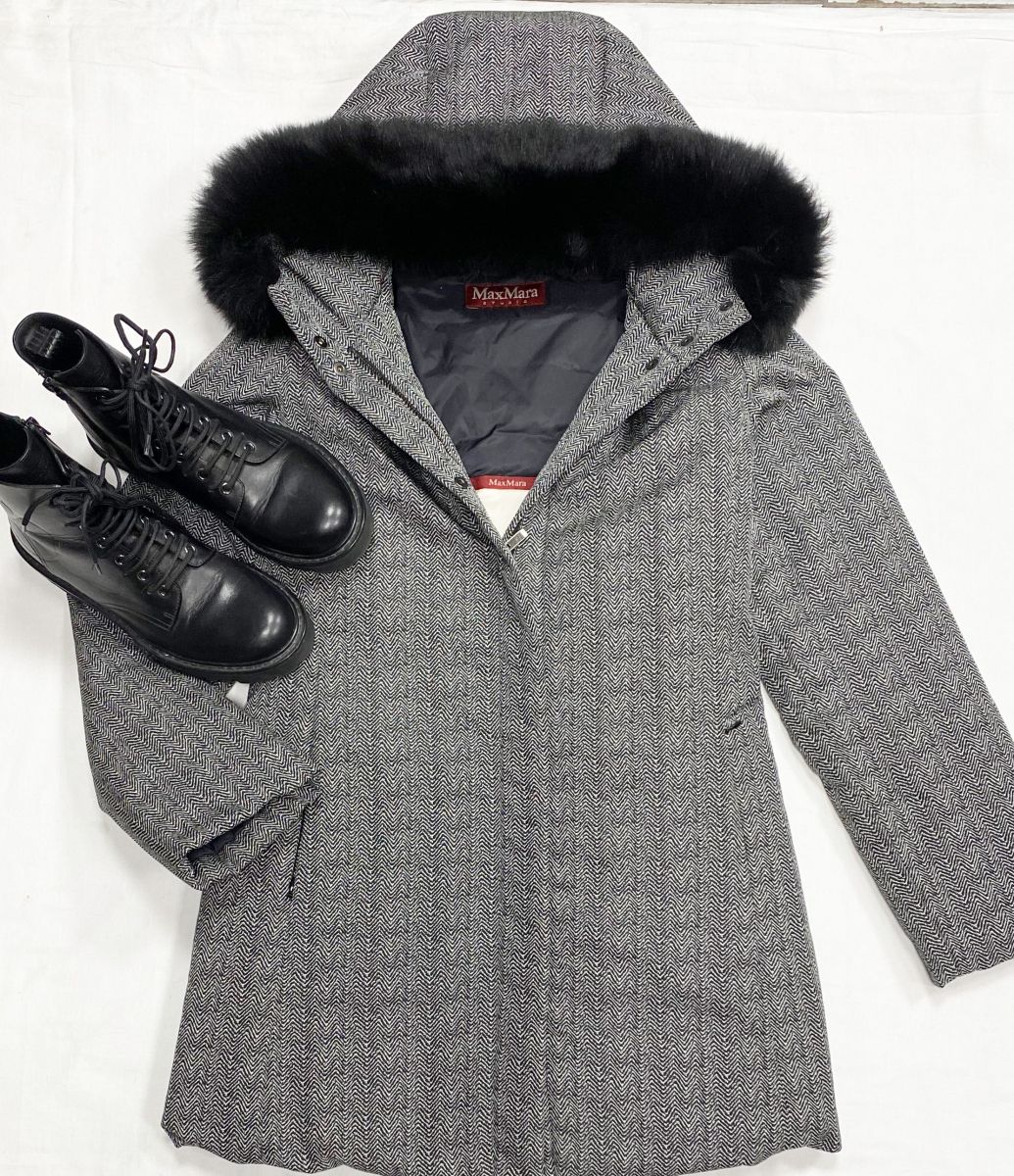 Пуховик Max Mara размер 42 цена 23 483 руб
Ботинки Valentino размер 38.5 цена 31 310 руб
