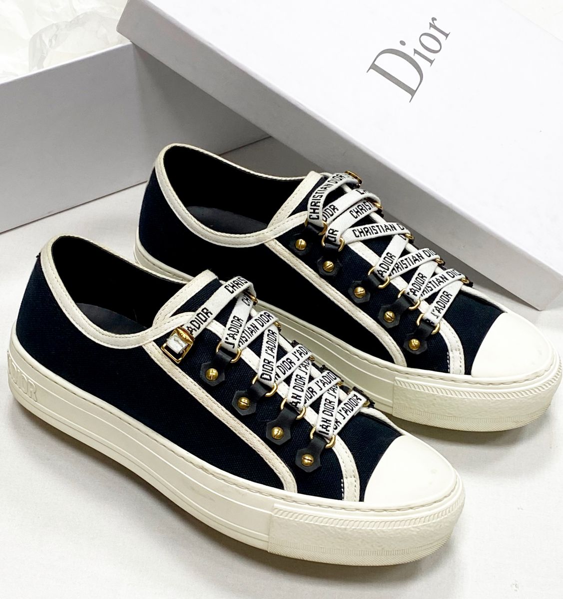 Кеды Christian Dior размер 37.5 цена 23 483 руб
