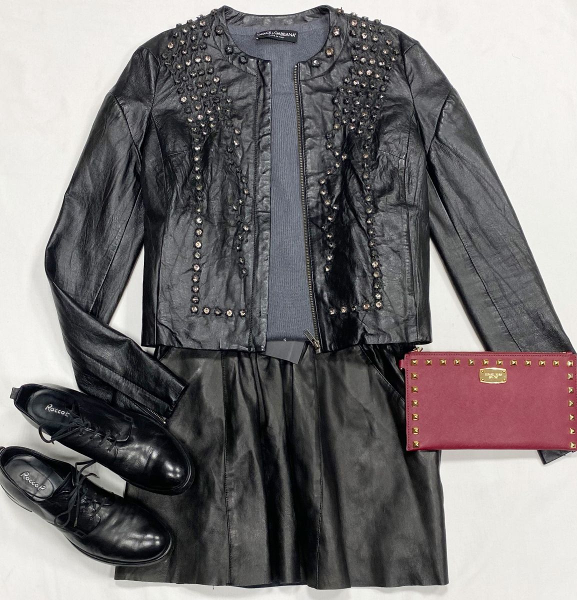 Куртка /кожа/ камни/ Givenchy размер 36 цена 7 693 руб
Кофта Dolce Gabbana размер 42 цена 4 616 руб
Юбка /кожа/ Muubaa размер 38 цена 7 693 руб
Ботинки Rocco P размер 36 цена 6 154 руб
Клатч Michael Kors 