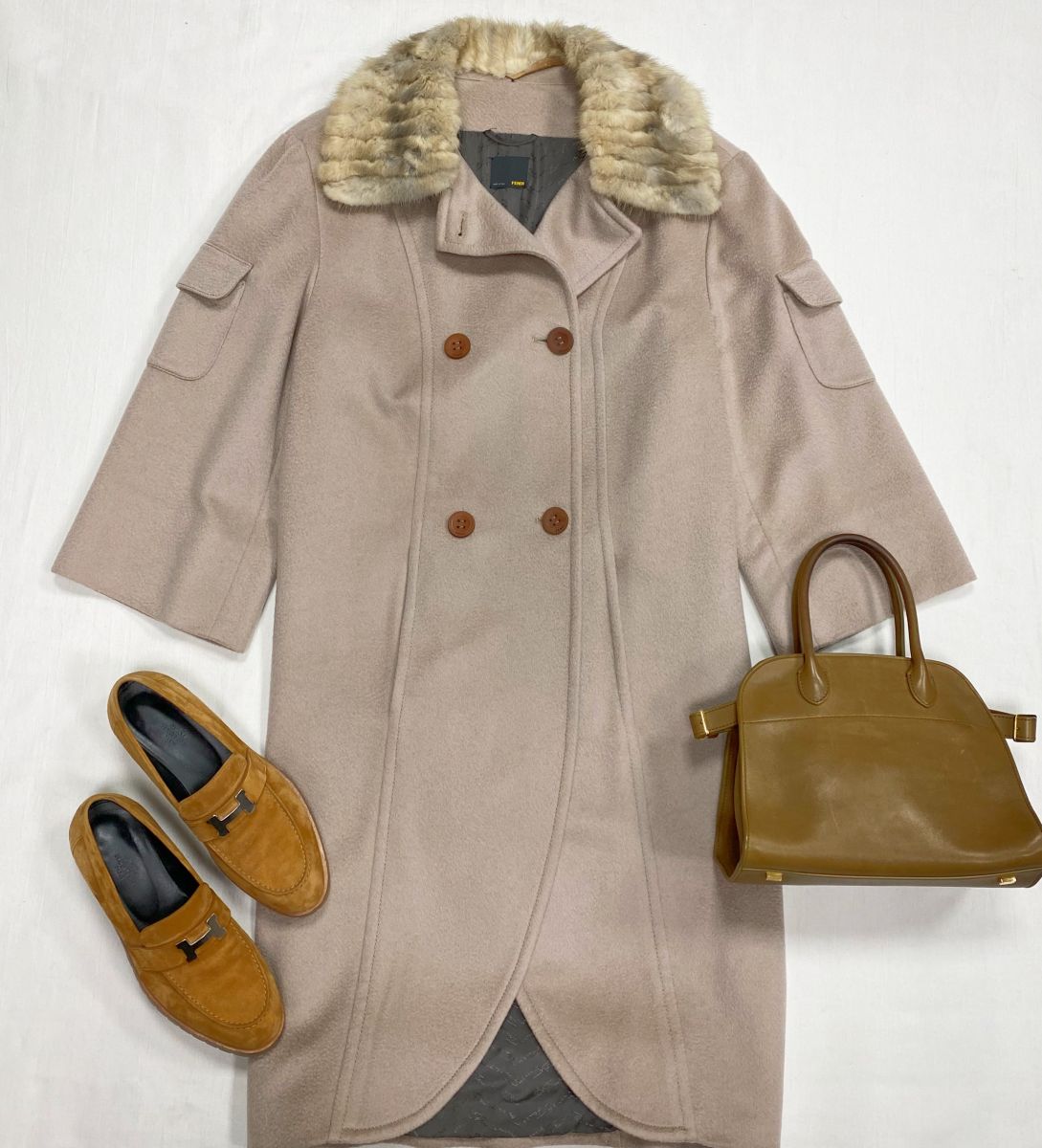 Пальто Fendi размер 46 цена 23 483 рубЛоферы Hermès размер 38 цена 46 965 руб Сумка The Row