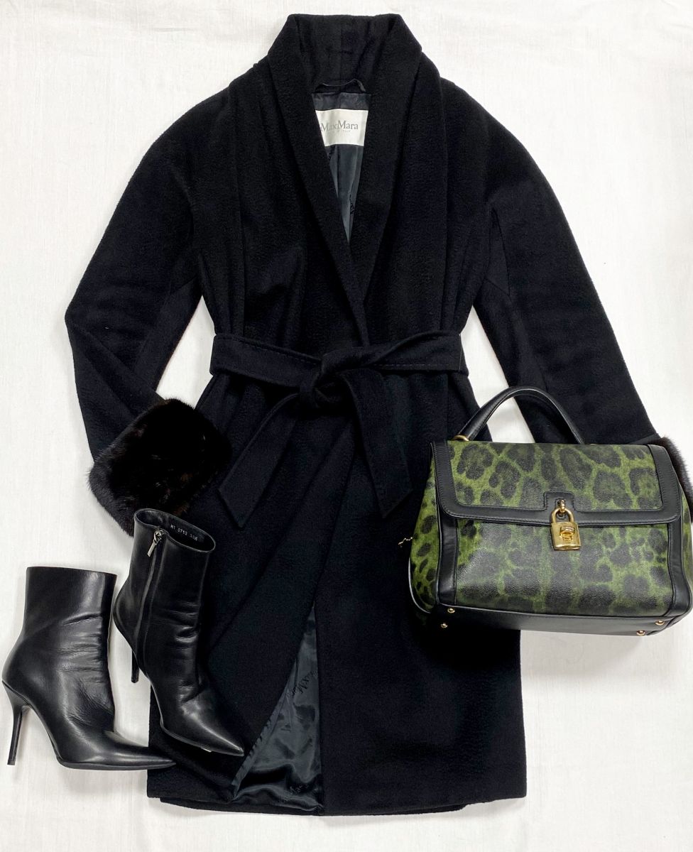 Пальто Max Mara размер 42 цена 39 138 руб
Ботильоны Christian Dior размер 36.5 цена 10 959 руб
Сумка Dolce Gabbana 