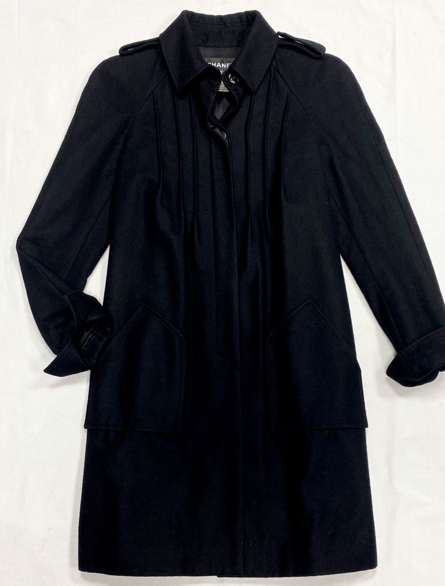 Пальто Chanel размер 40 цена 78 275 руб
Сапоги Jimmy Choo размер 38 цена 31 310 руб
Сумка Chanel