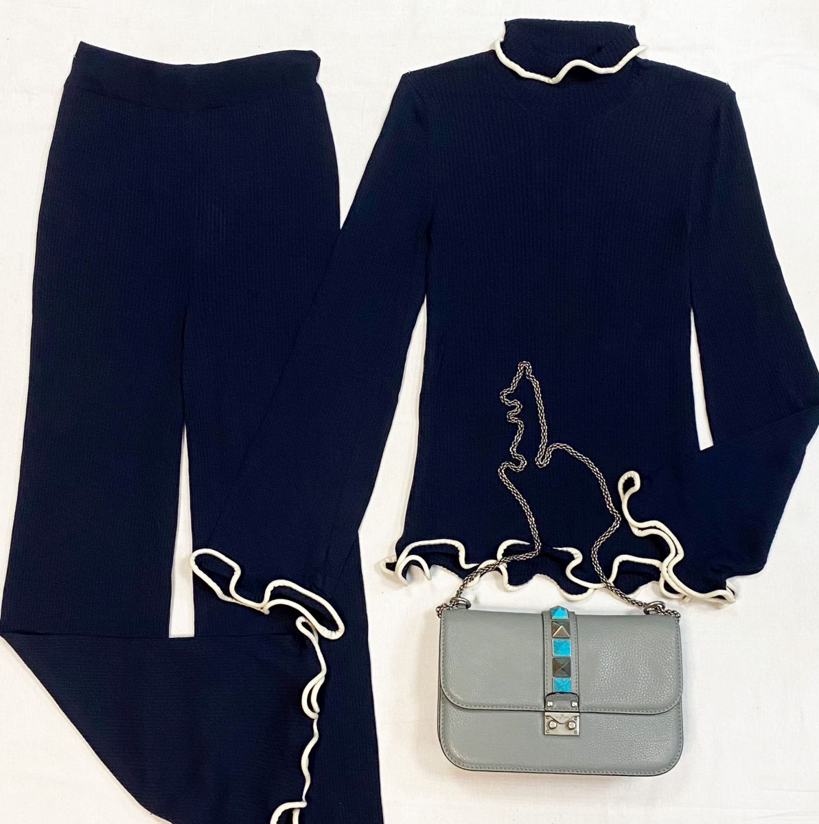 Костюм Stella McCartney размер 42 цена 23 078 руб
Сумка Valentino 