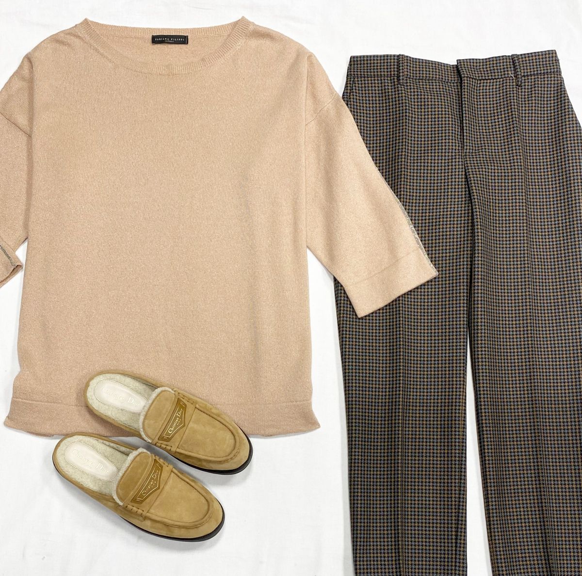 Кофта/ люрекс/ манили/ Fabiana Filippi размер 52 цена 15 655 рубБрюки Prada размер 42 цена 18 786 рубСабо Christian Dior размер 40 цена 62 620 руб