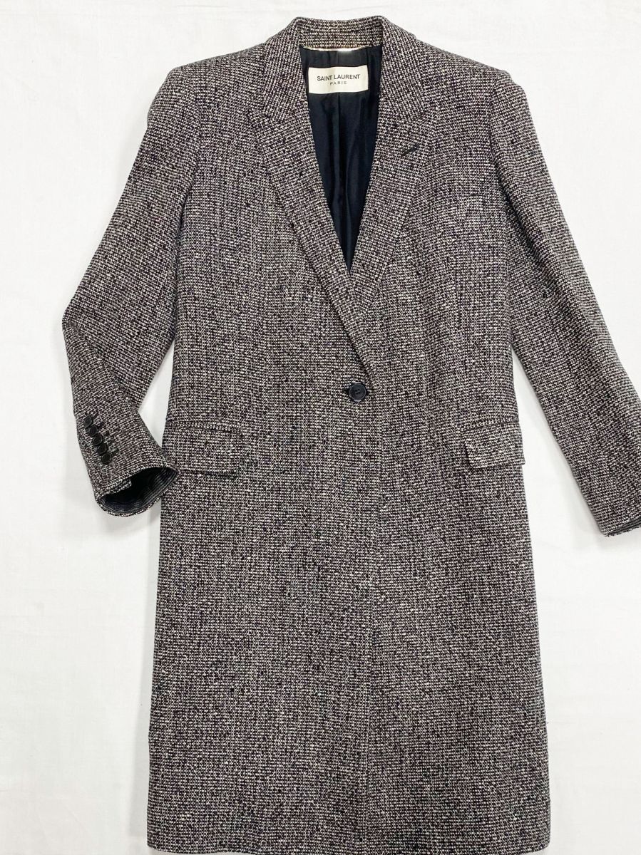 Пальто Saint Laurent размер 40 цена 78 275 руб
Лоферы Chanel размер 38.5 цена 39 138 руб
Сумка Chanel