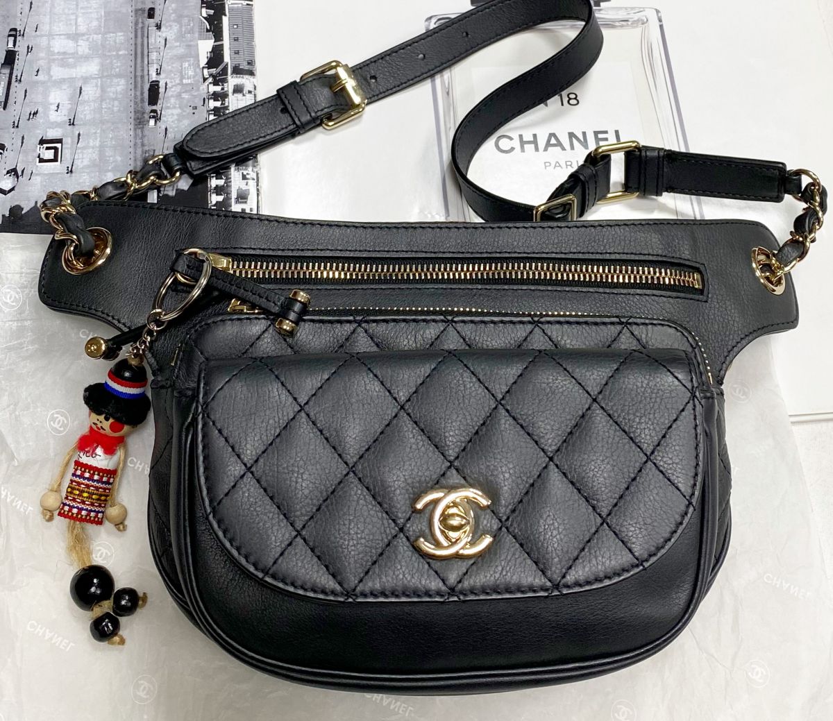 Сумка на пояс Chanel размер 20/15 цена 234 825 руб