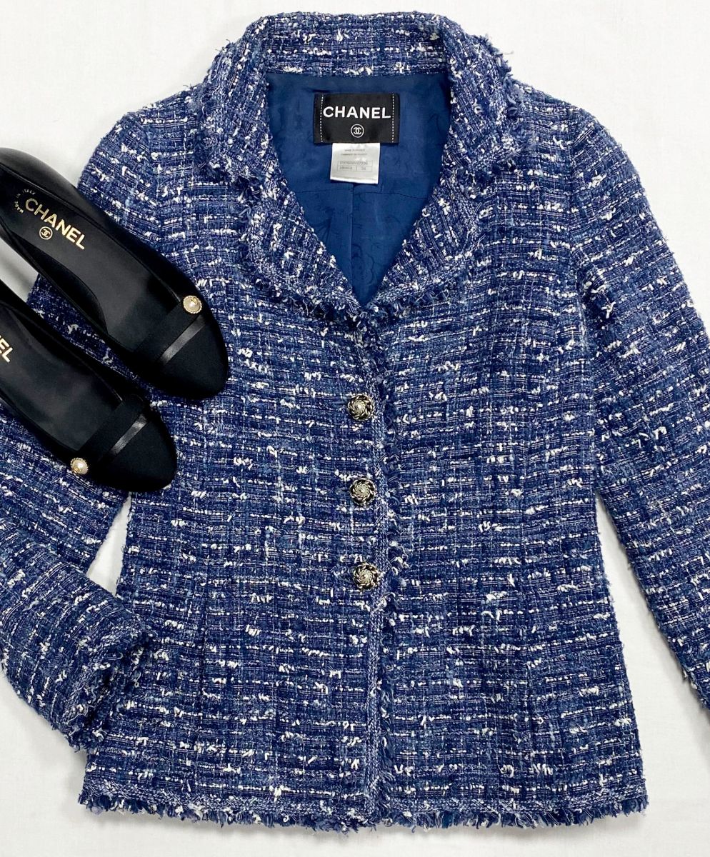 Жакет /твид/ Chanel размер 34 цена 156 550 руб
Туфли Chanel размер 37.5 цена 62 620 руб