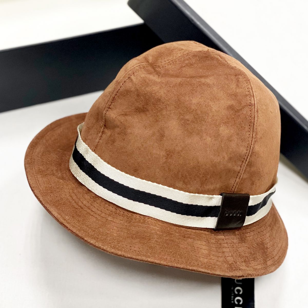 Шляпа /замша/ Gucci размер L цена 15 385 руб/с биркой/ 
