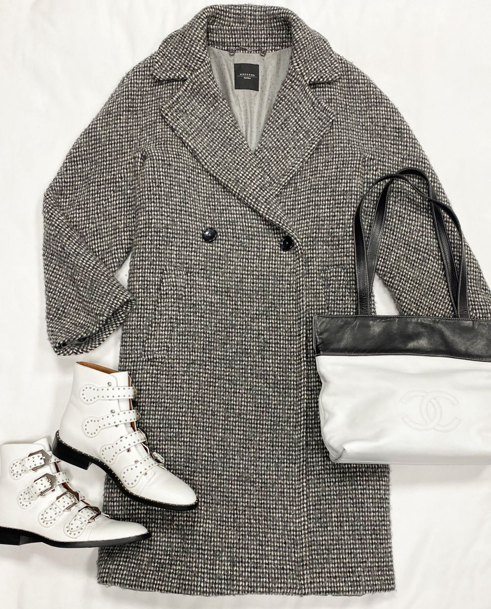 Пальто Weekend/ Max Mara размер/ размер 38 цена 23 483 руб
Ботинки Givenchy размер 39 цена 31 310 руб
Сумка Chanel