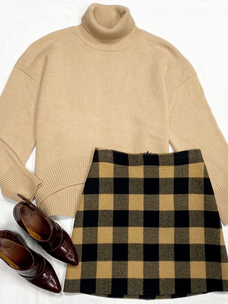 Свитер 12 Storeez размер S цена 10 959 руб
Юбка Sandro размер 2 цена 7 828 руб
Туфли Chloe размер 38 цена 15 655 руб