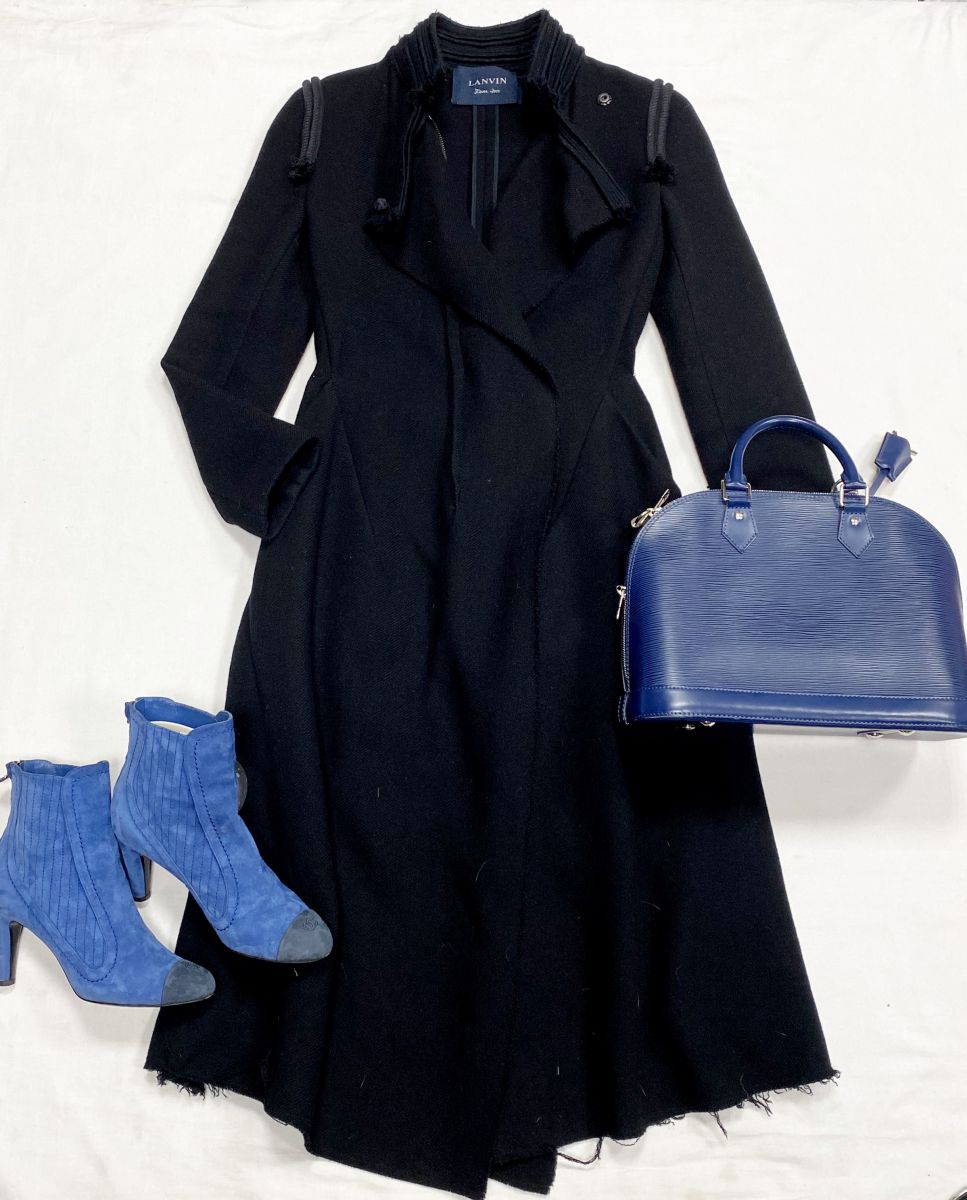 Пальто Lanvin размер 36 цена 31 310 руб
Ботильоны Chanel размер 38 цена 26 614 руб
Сумка Louis Vuitton 