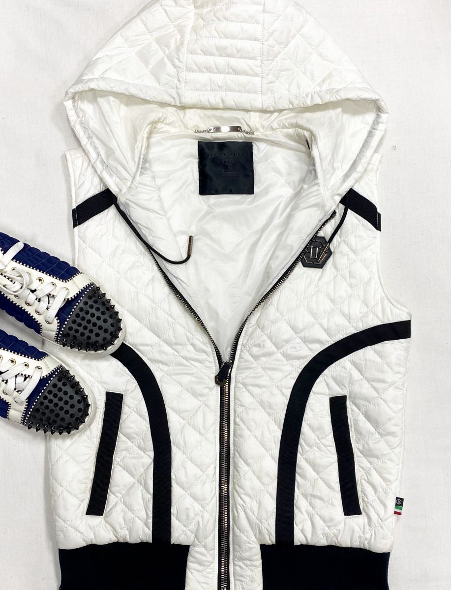#mechtamen Жилет Philipp Plein размер L цена 15 655 руб
Кеды Louboutin размер 42.5 цена 15 655 руб