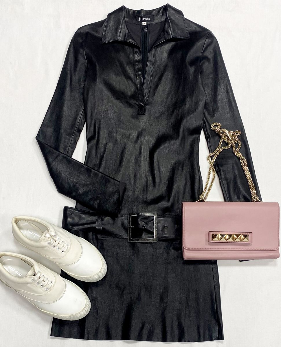 Платье /кожа/ Jitrois размер 36 цена 23 483 руб
Кеды Miu Miu размер 48 цена 23 483 руб
Сумка Valentino 