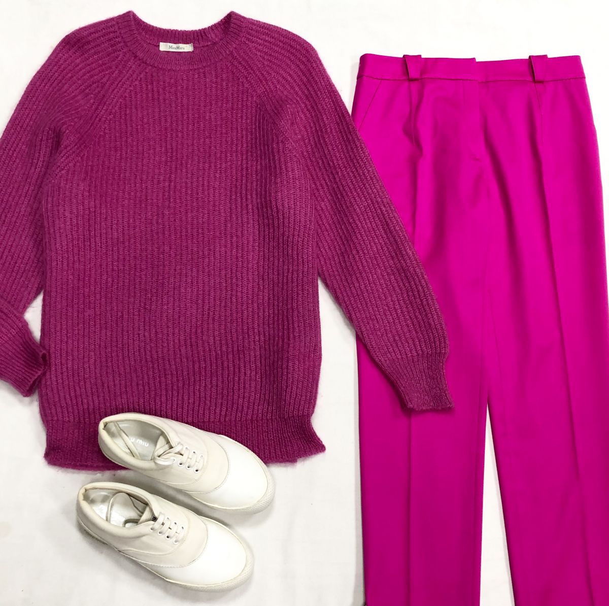 Кофта Max Mara размер S цена 7 828 руб
Брюки MUGLER размер 38 цена 6 262 руб
Кеды Miu Miu размер 38 цена 23 483 руб