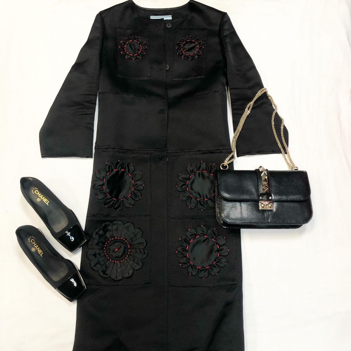 Пальто PRADA размер 44 цена 21 539 руб Туфли Chanel размер 37 цена 23 078 руб Сумка Valentino 