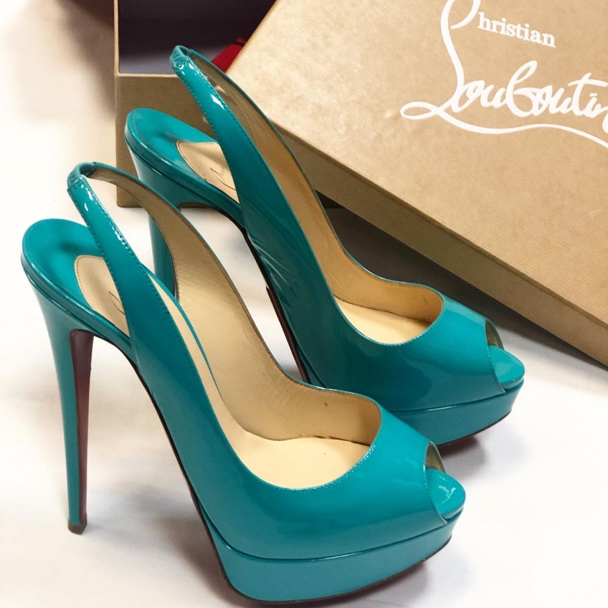 Босоножки Louboutin размер 38 цена 10 770 руб 