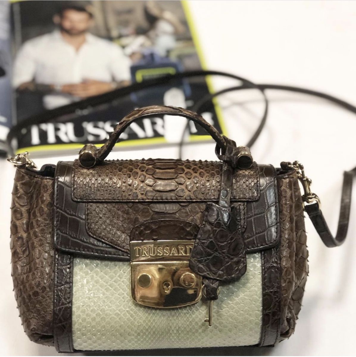 Сумка /питон/ Trussardi  цена 18 463 руб /новая /карточка/