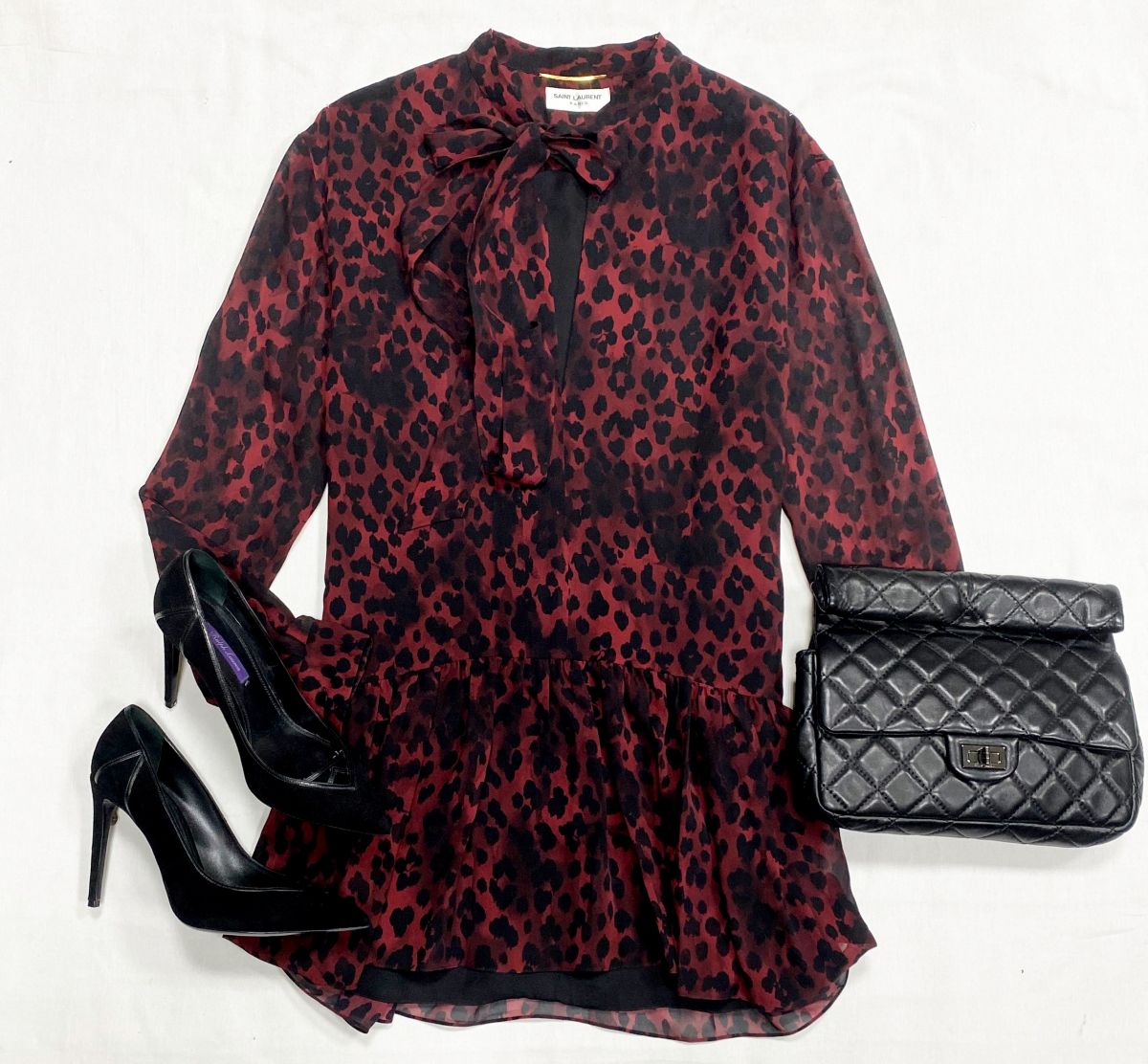 Платье Saint Laurent размер 38 цена 46 155 руб
Туфли Ralpn Lauren размер 39 цена 15 385 руб
Клатч Chanel 