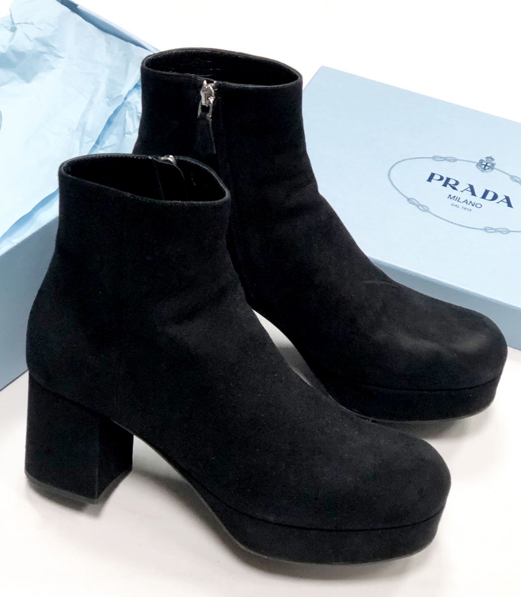 Ботильоны /замша/ Prada размер 38.5 цена 18 786 руб
