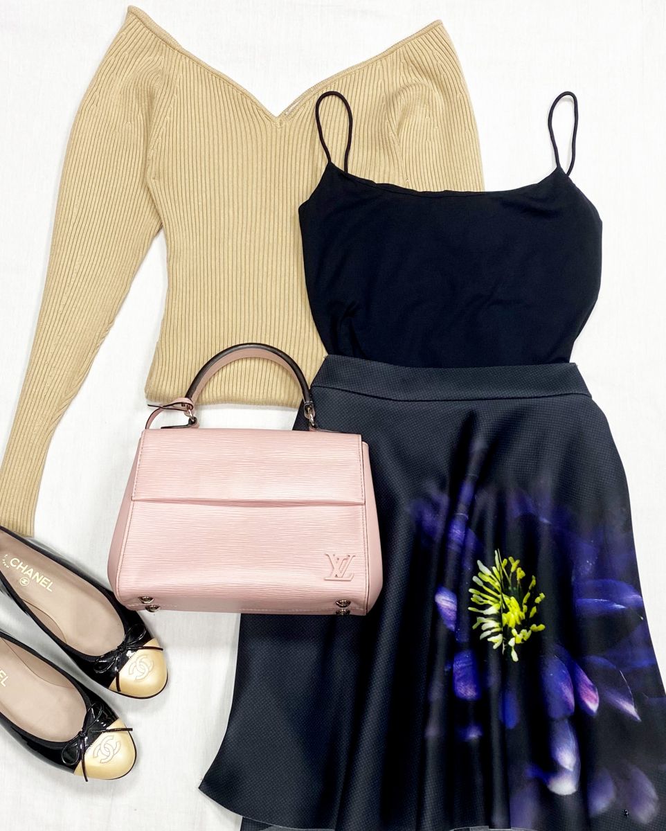 Кофта Level размер 44 цена 2 348 руб
Топ Ralph Lauren размер M цена 6 262 руб
Юбка Sportmax размер S цена 4 697 руб
Балетки Chanel размер 38 цена 21 917 руб
Сумка Louis Vuitton 