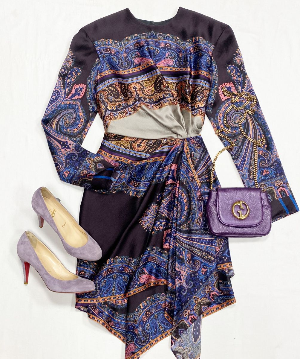 Платье Etro размер 40 цена 15 655 руб
Туфли Louboutin размер 38 цена 7 828 руб
Сумка Gucci 