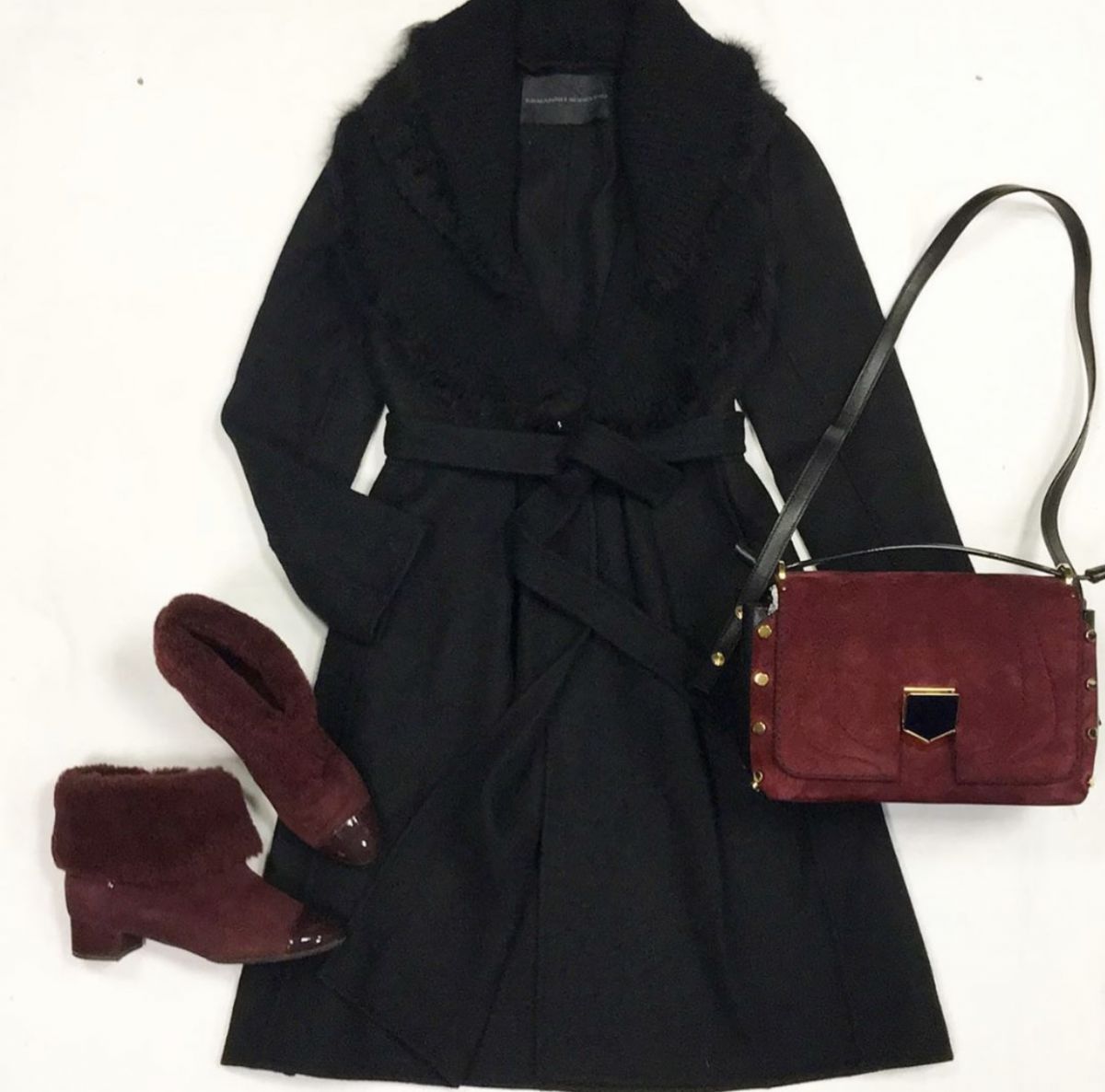 Пальто ERMANNOSCERVINO размер 42 цена 23 077 рубБотинки CHANEL размер 39 цена 15 385 рубСумка JIMMYCHOO 