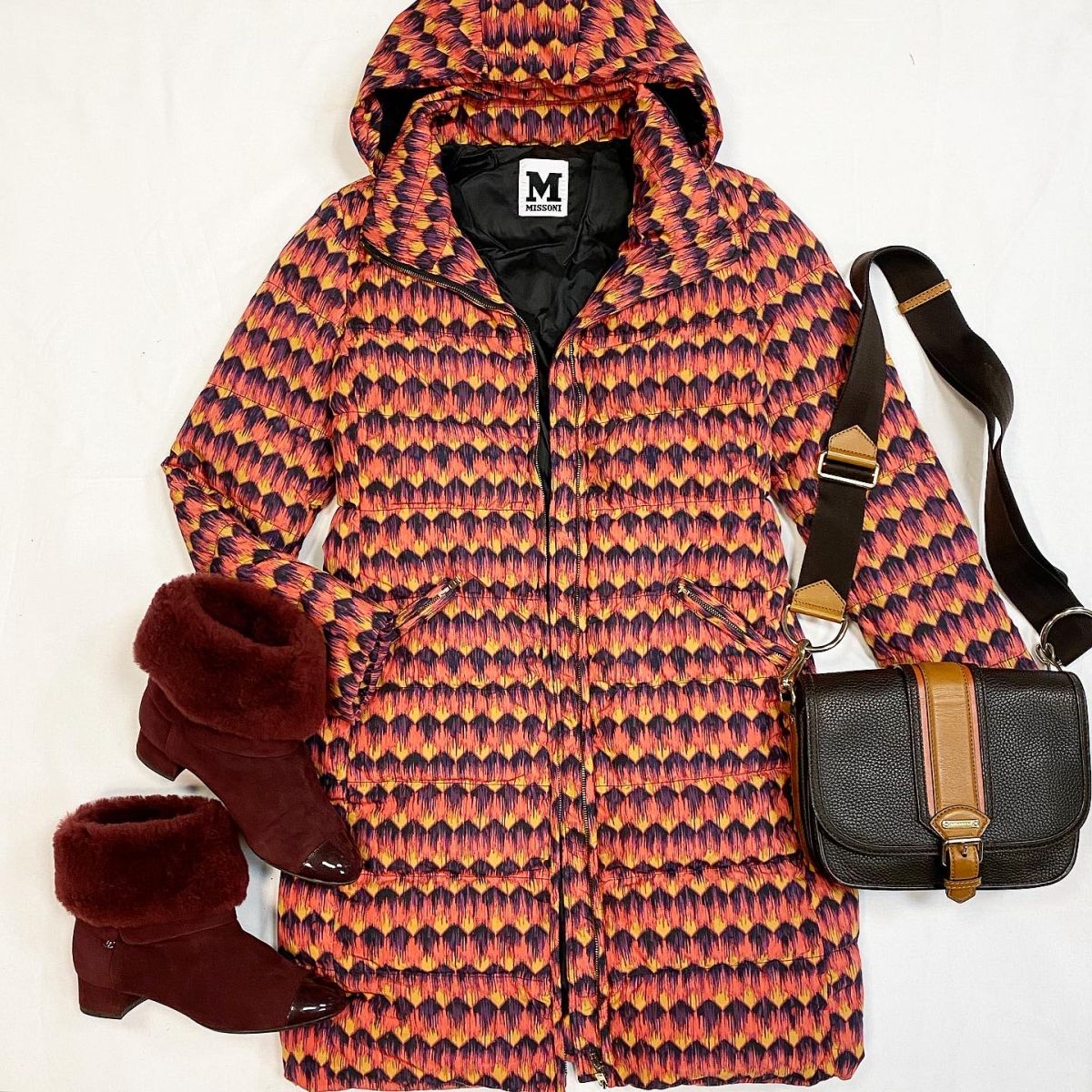 Пуховик Missoni размер 40 цена 23 078 руб Ботильоны / на меху / Chanel размер 38 цена 61 540 руб Сумка Burberry