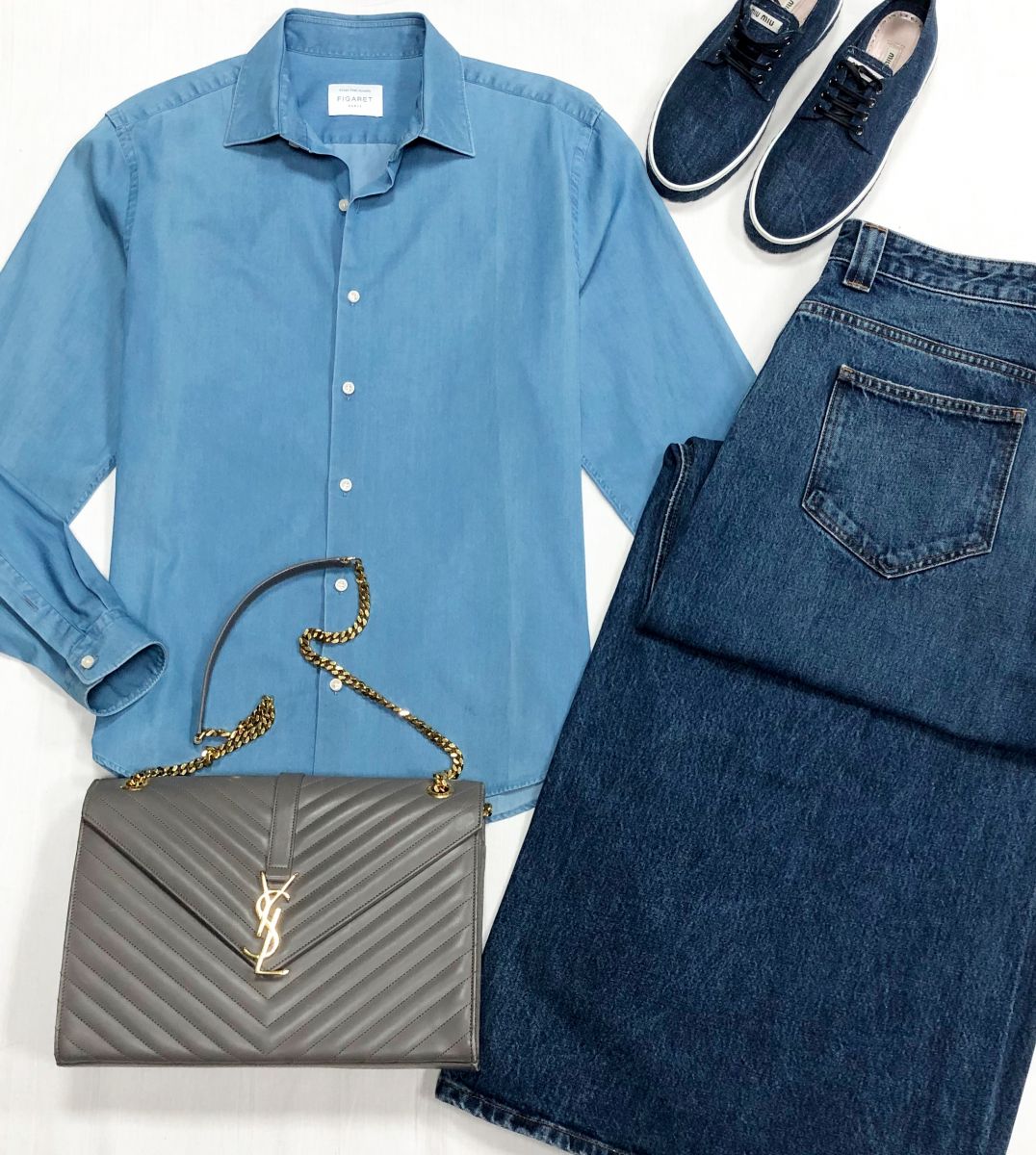 Джинсы Khaite размер 30 цена 23 483 руб
Рубашка Figaret размер S цена 7 828 руб
Кеды Miu Miu размер 37.5 цена 46 965 руб
Сумка Saint Laurent