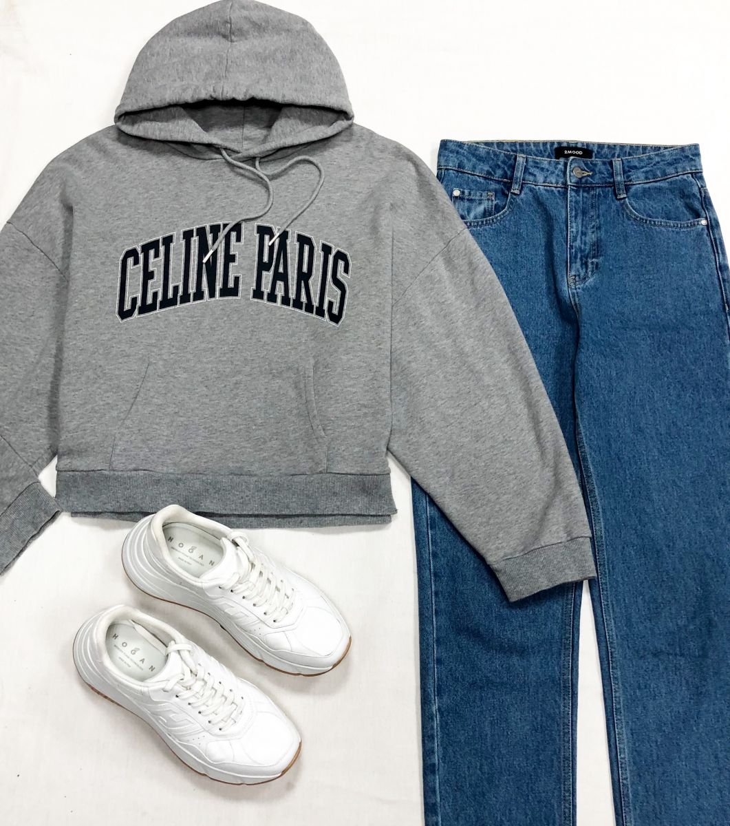 Толстовка Celine размер L цена 23 483 руб
Джинсы 2MOOD размер 27 цена 6 262 руб
Кроссовки Hogan размер 40 цена 15 655 руб