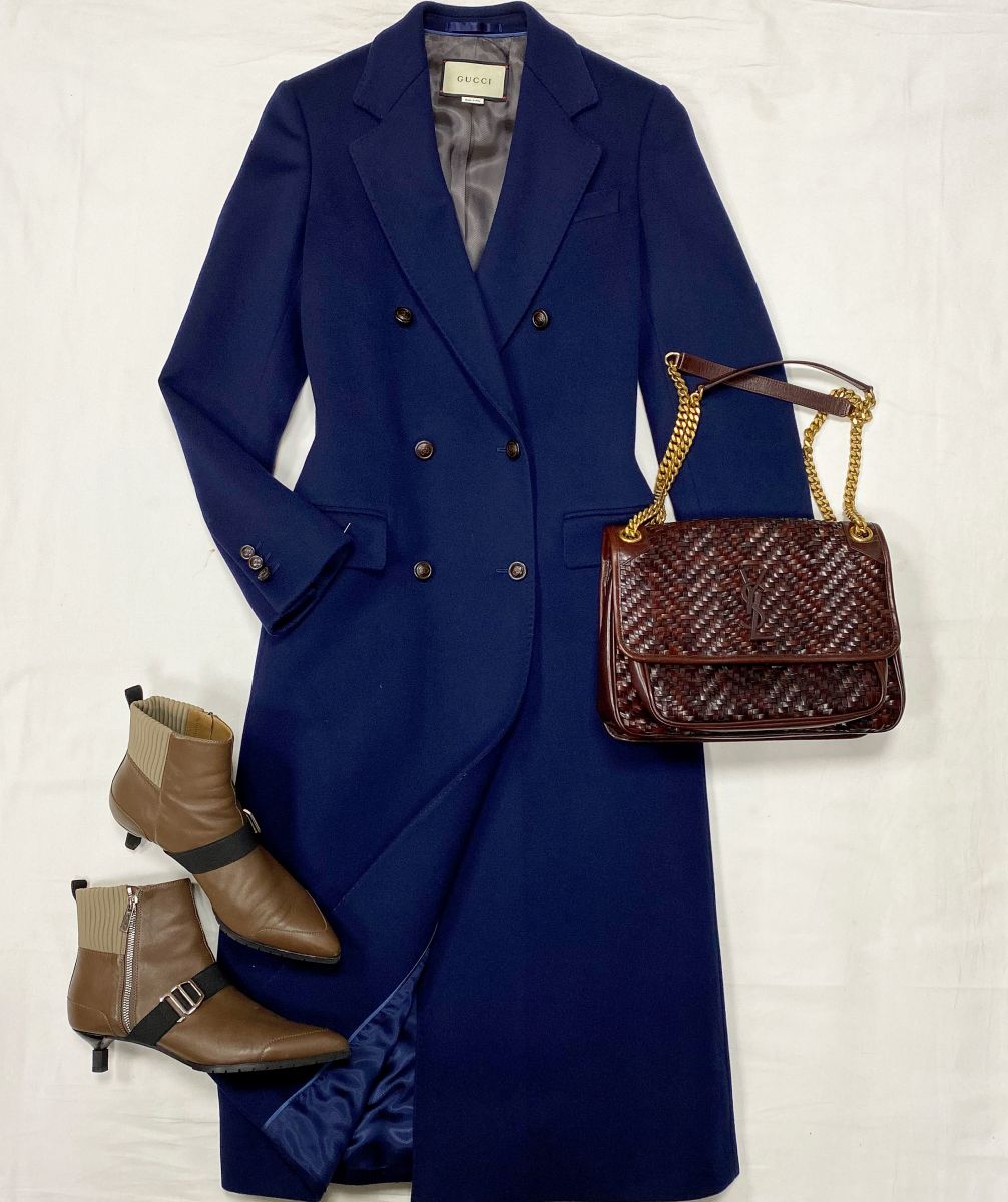 Пальто Gucci размер 38 цена 125 250 руб
Ботильоны Hermès размер 39 цена 31 310 руб 
Сумка Saint Laurent 