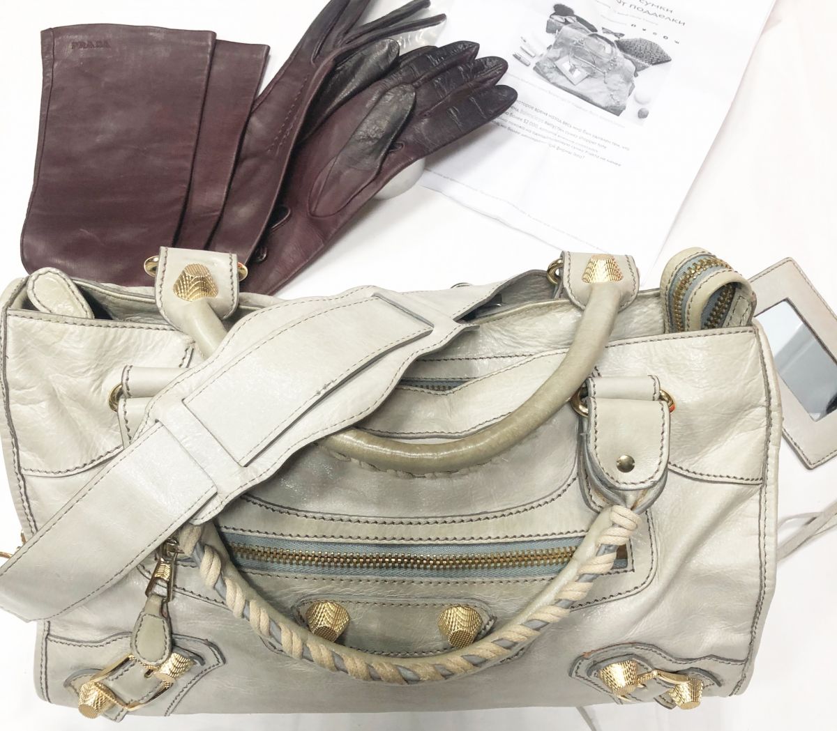 Сумка BALENCIAGA размер большой
Цена 15 385 руб