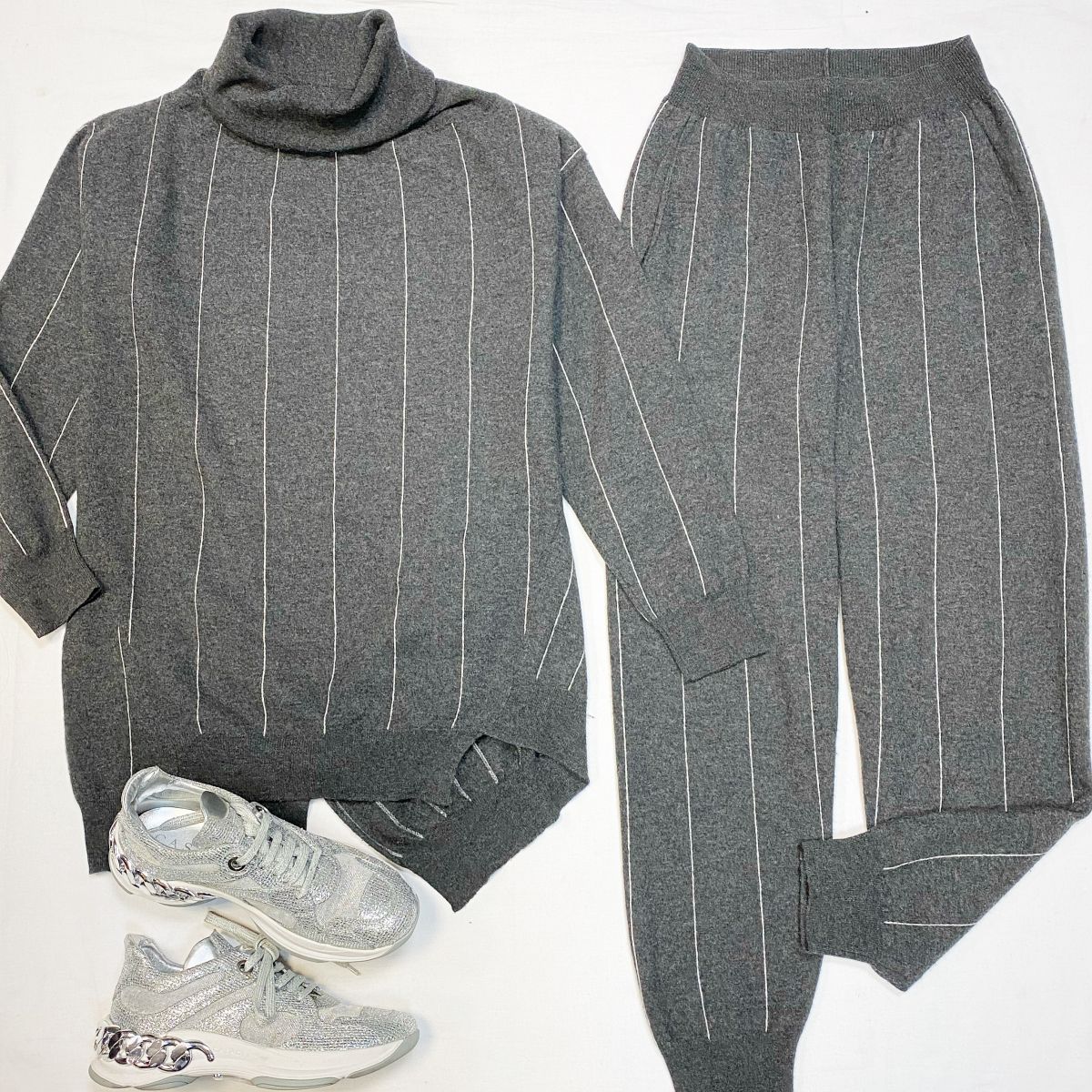 Костюм / свитер + брюки / Stella McCartney  размер 40 цена 7 693 руб Кеды Casadei размер 39 цена 10 770 руб