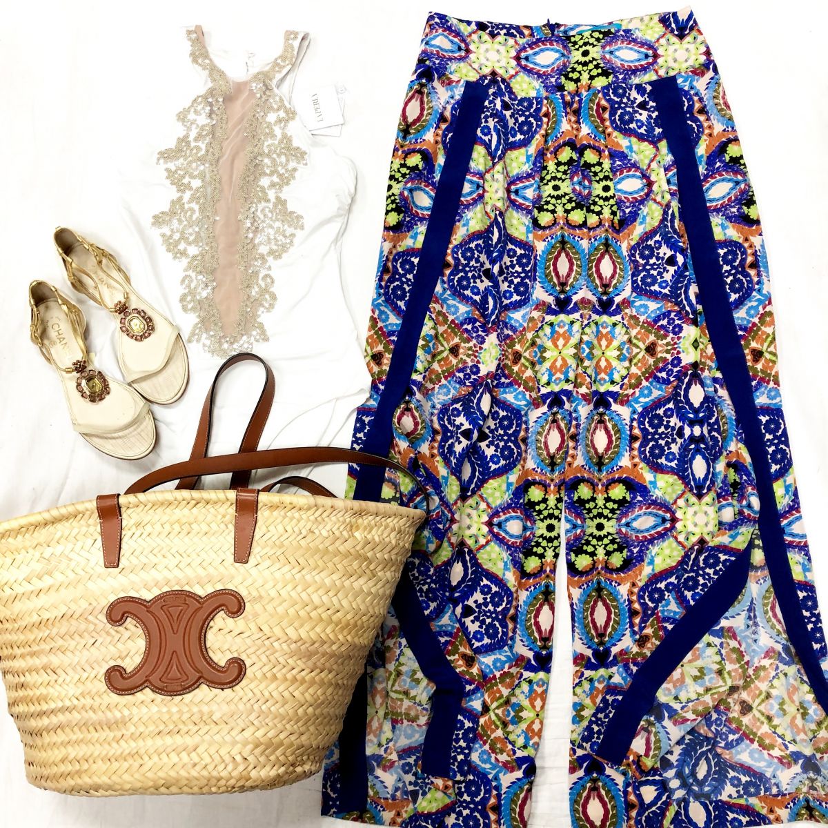 Купальники LA PERLA / TRINA TURK размер 42/46 цена 15 655 руб /новый с ценником/ 
Брюки MATTHEW WILLIAMSON размер S цена 7 828 руб 
Сумка Celine